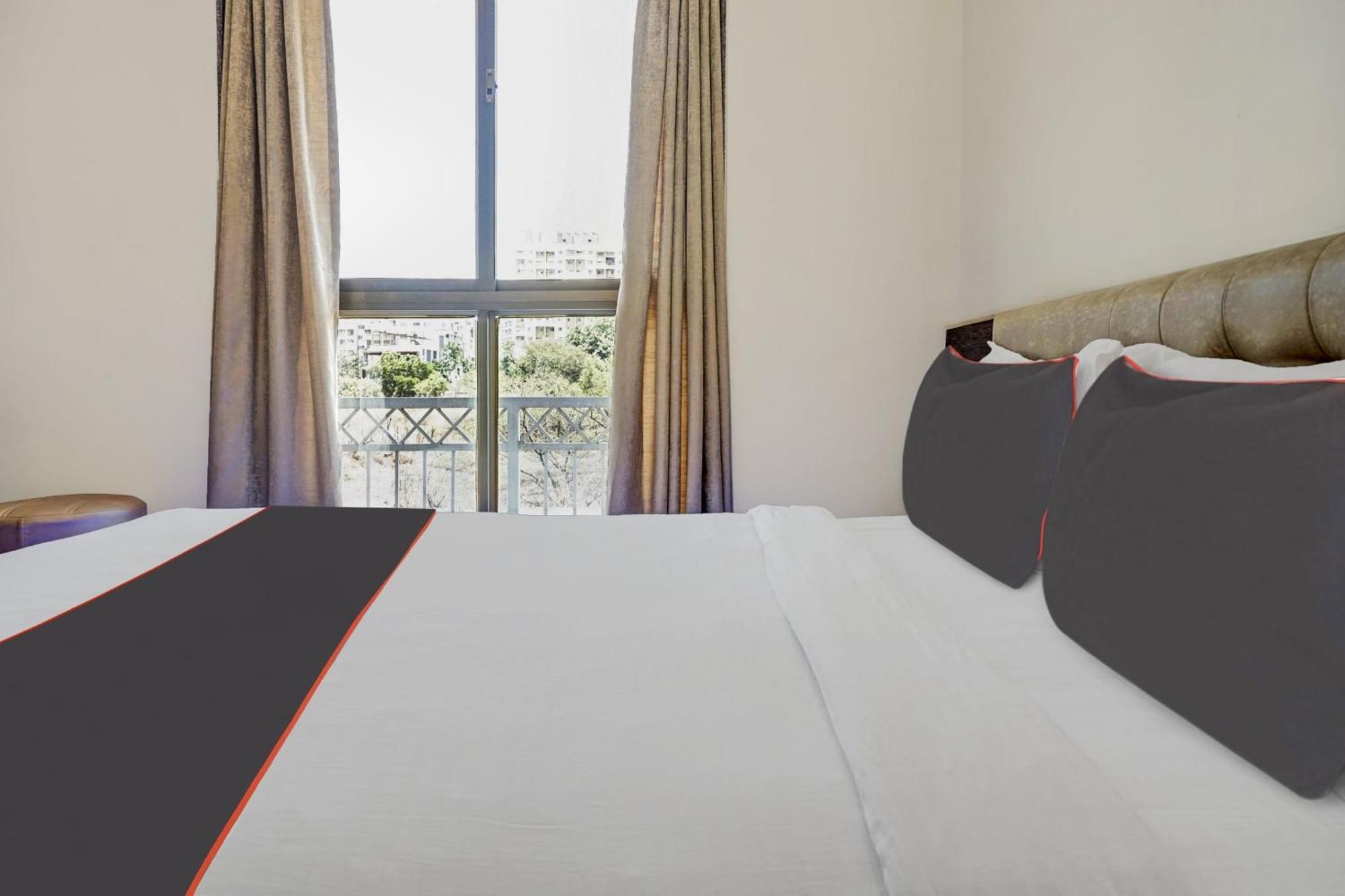 Hotel Super Townhouse Poona Royal Pimpri-Chinchwad Zewnętrze zdjęcie