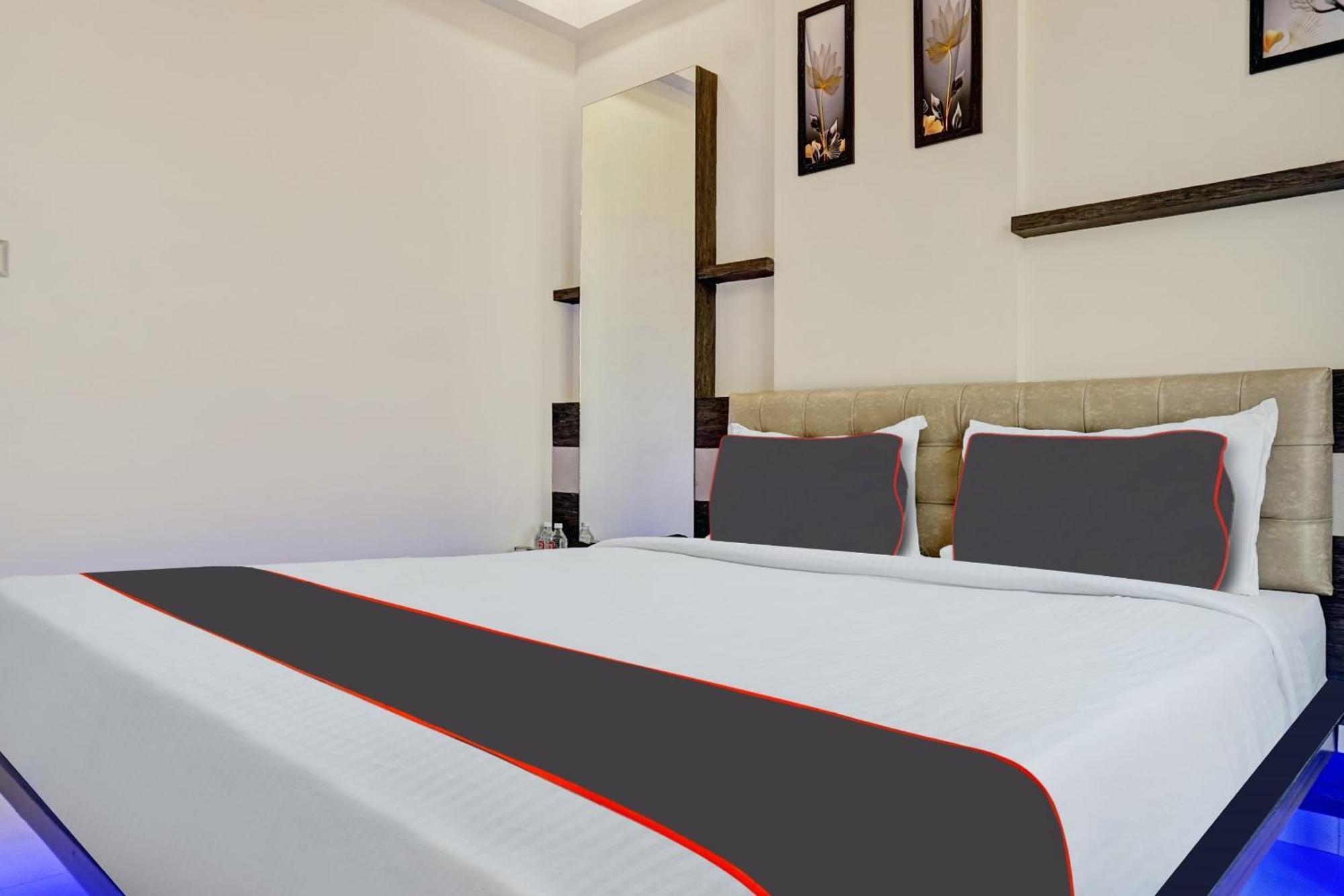 Hotel Super Townhouse Poona Royal Pimpri-Chinchwad Zewnętrze zdjęcie