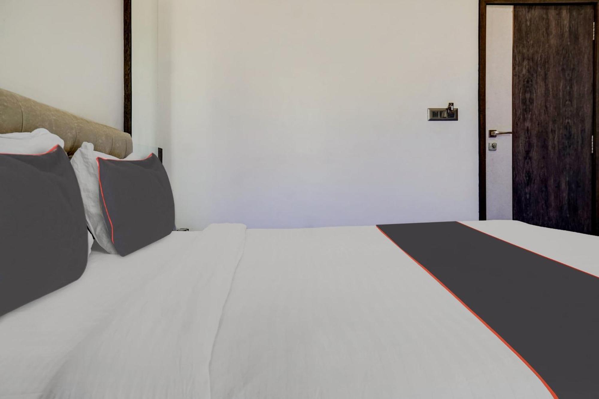 Hotel Super Townhouse Poona Royal Pimpri-Chinchwad Zewnętrze zdjęcie