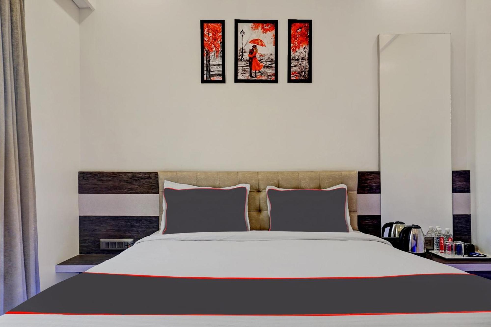 Hotel Super Townhouse Poona Royal Pimpri-Chinchwad Zewnętrze zdjęcie