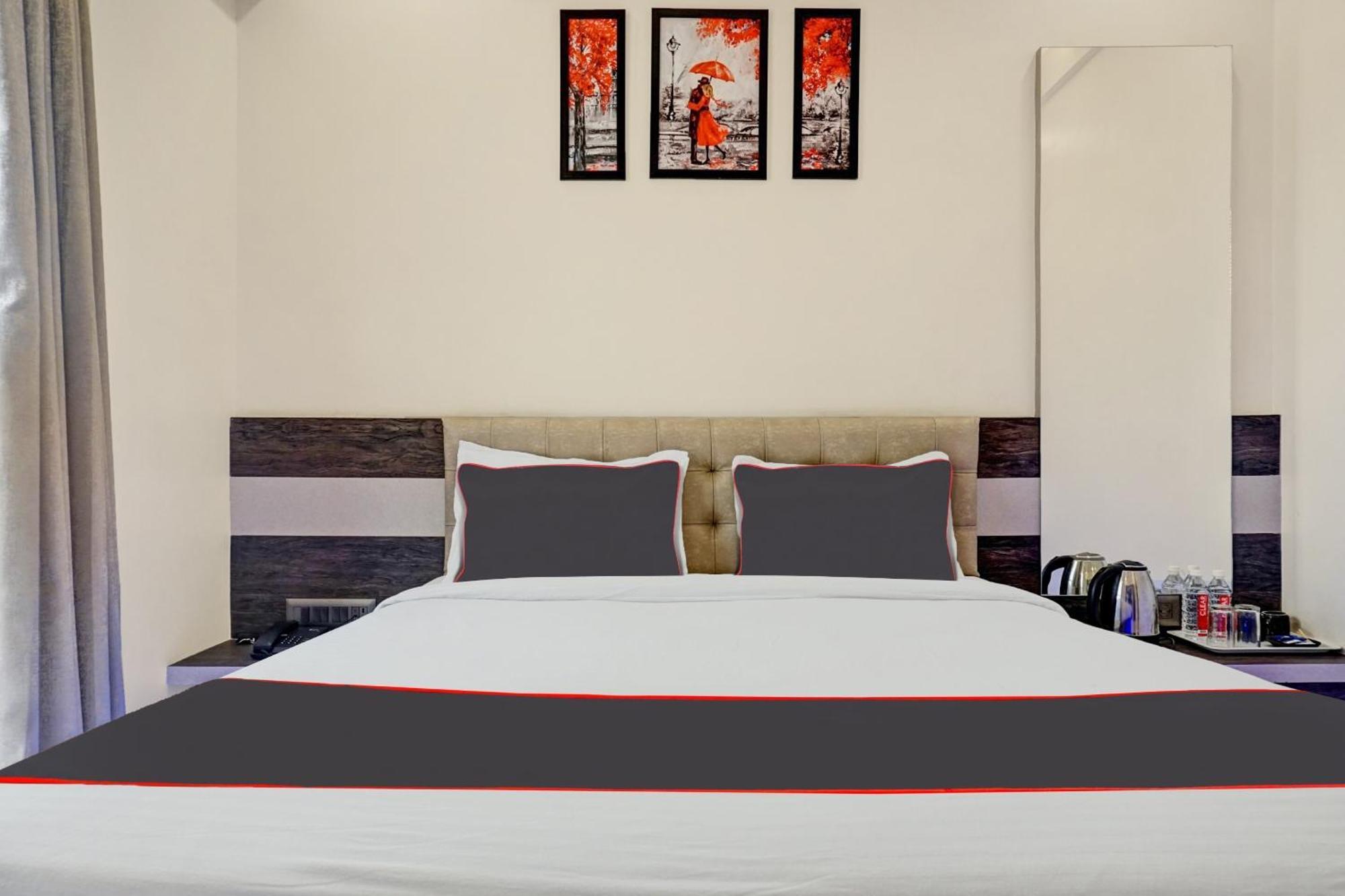 Hotel Super Townhouse Poona Royal Pimpri-Chinchwad Zewnętrze zdjęcie