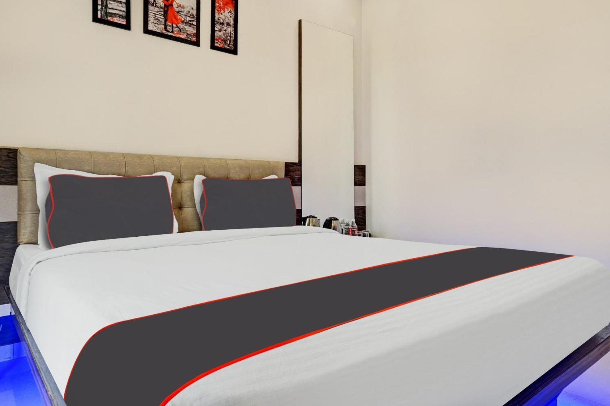 Hotel Super Townhouse Poona Royal Pimpri-Chinchwad Zewnętrze zdjęcie