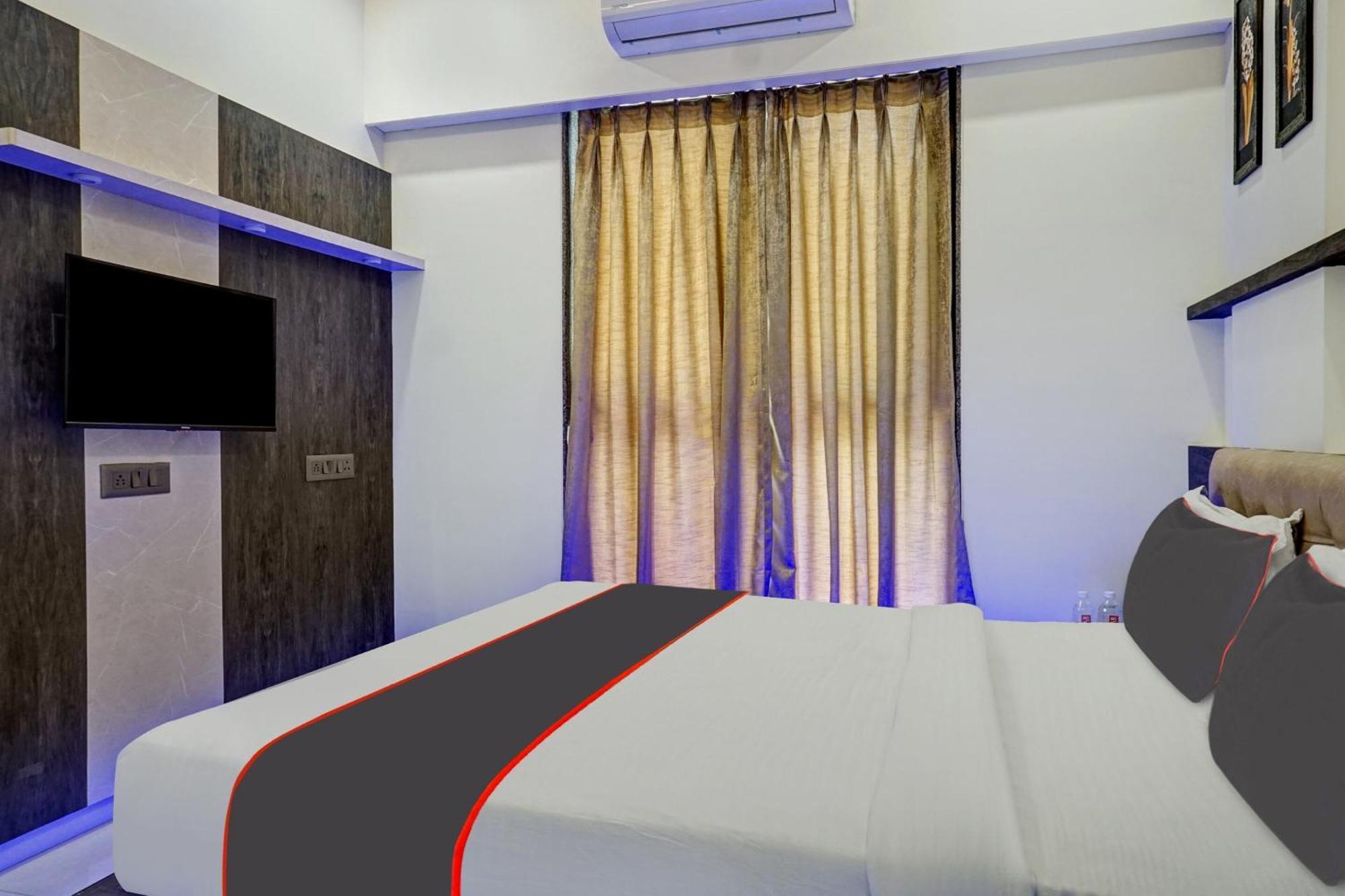 Hotel Super Townhouse Poona Royal Pimpri-Chinchwad Zewnętrze zdjęcie