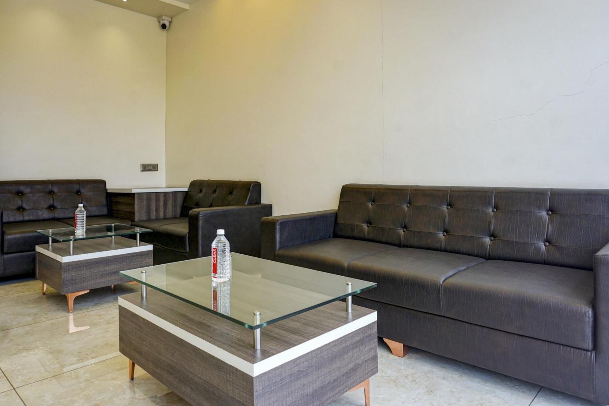 Hotel Super Townhouse Poona Royal Pimpri-Chinchwad Zewnętrze zdjęcie